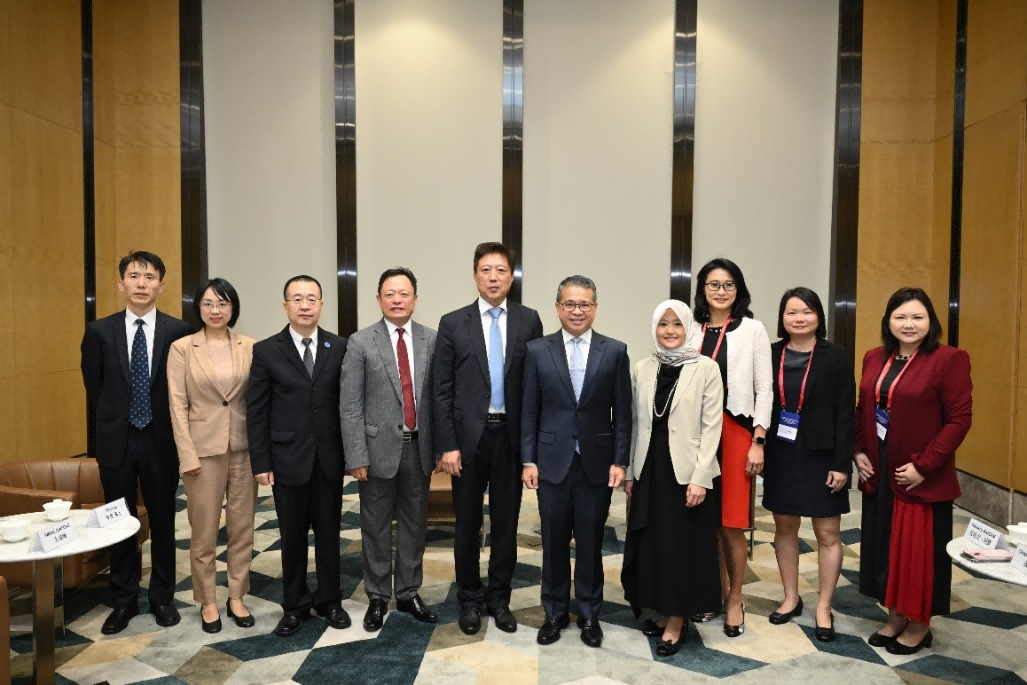 中国海仲代表团赴新加坡参加中新国际商事争议解决论坛并访问交流